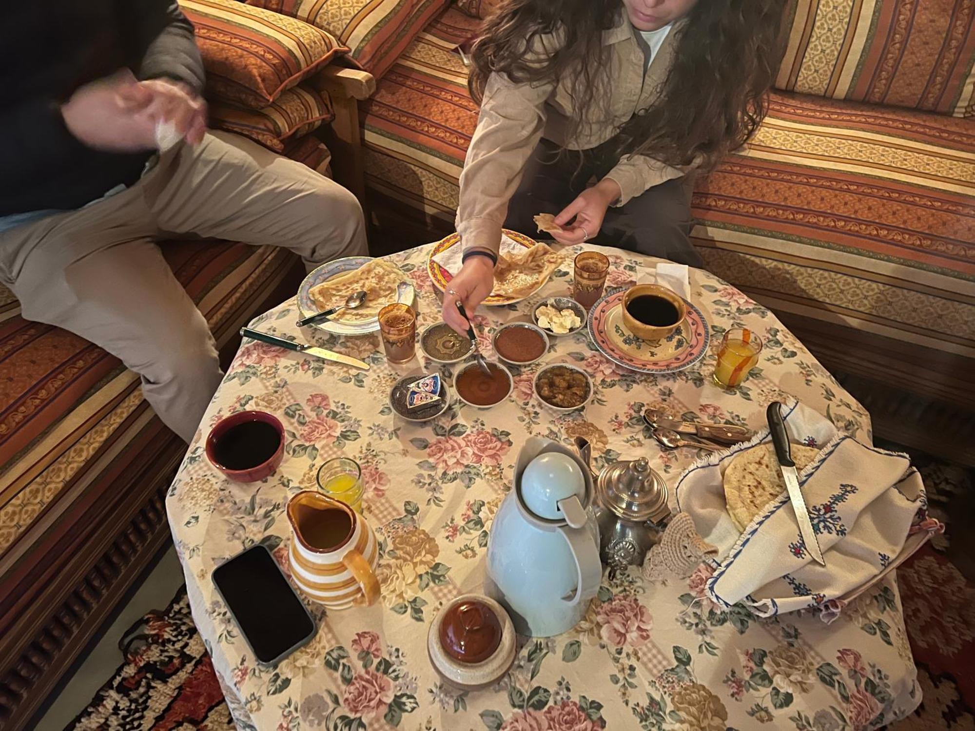 Отель Kasbah Tigmi El Janoub Айт-Бен-Хадду Экстерьер фото